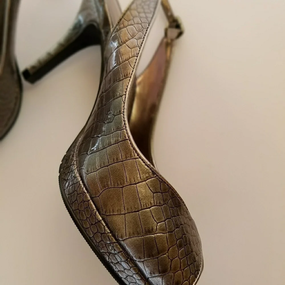 Solanz Etorina Grey Croc Pattern Platform Slingback Heels Size 7 Gray 4” High